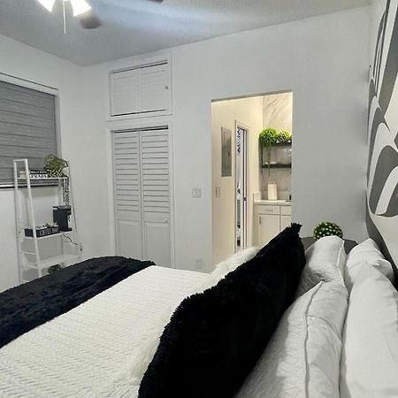 Cozy Studio, Prime Location, Remodeled, 1 Parking Γουεστ Παλμ Μπιτς Εξωτερικό φωτογραφία