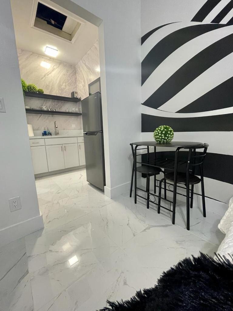 Cozy Studio, Prime Location, Remodeled, 1 Parking Γουεστ Παλμ Μπιτς Εξωτερικό φωτογραφία