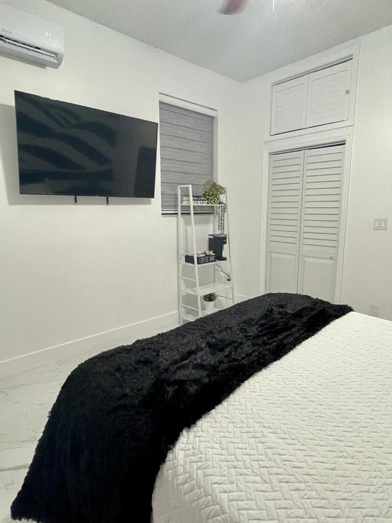 Cozy Studio, Prime Location, Remodeled, 1 Parking Γουεστ Παλμ Μπιτς Εξωτερικό φωτογραφία