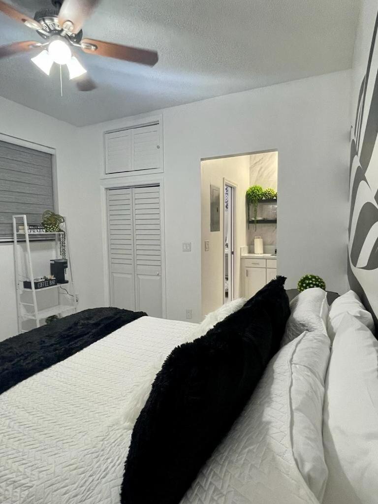 Cozy Studio, Prime Location, Remodeled, 1 Parking Γουεστ Παλμ Μπιτς Εξωτερικό φωτογραφία